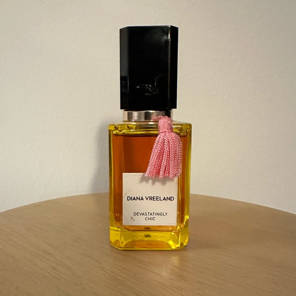 Diana Vreeland
1.7 oz. Devastatingly Chic Eau de Parfum